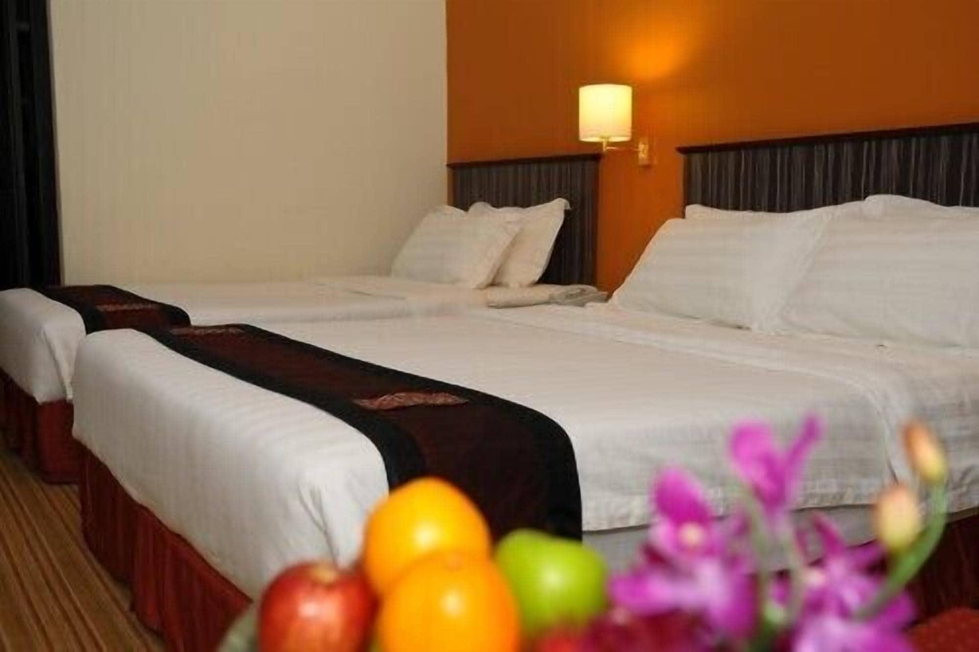 Hotel Seri Malaysia Lawas Exterior photo