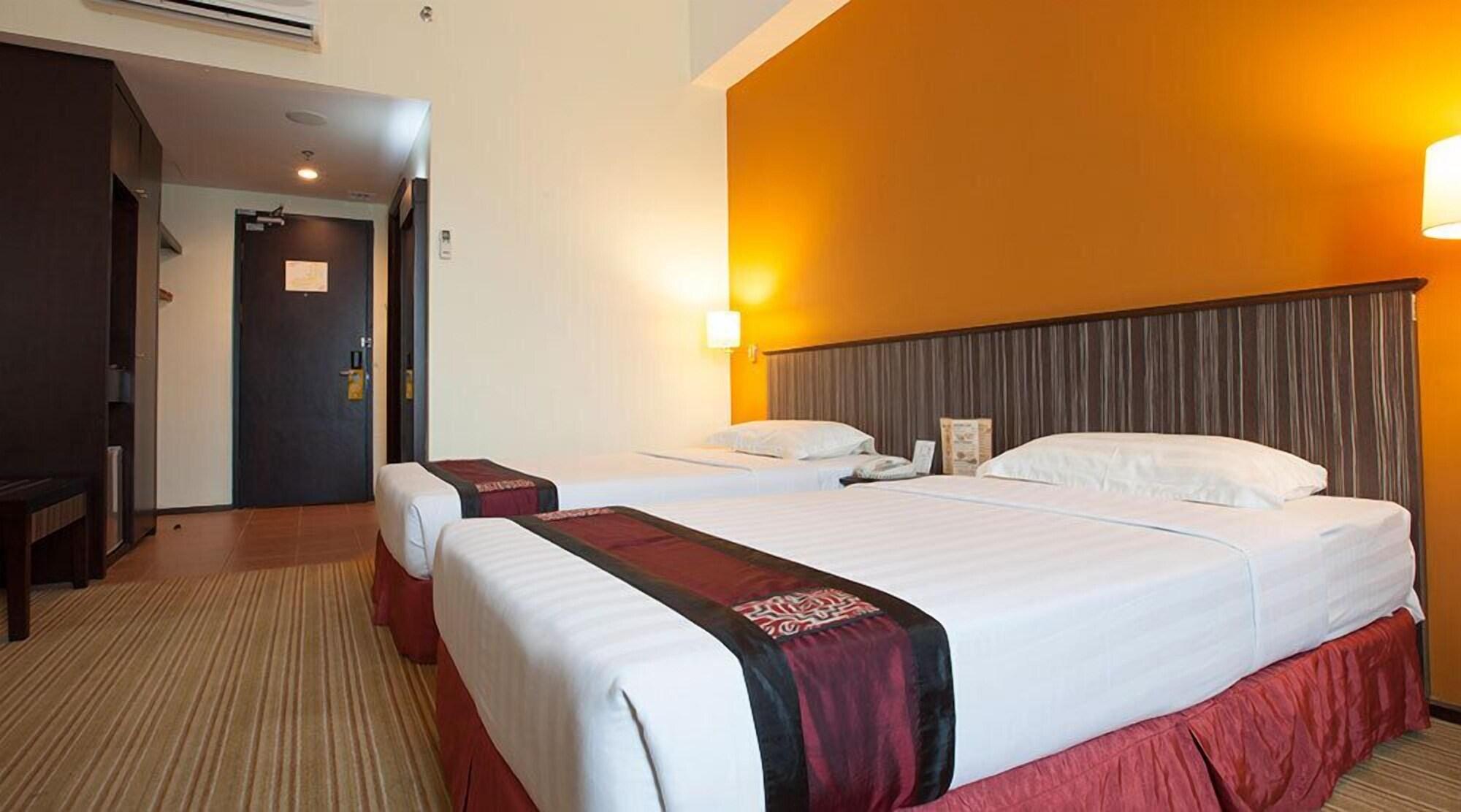 Hotel Seri Malaysia Lawas Exterior photo