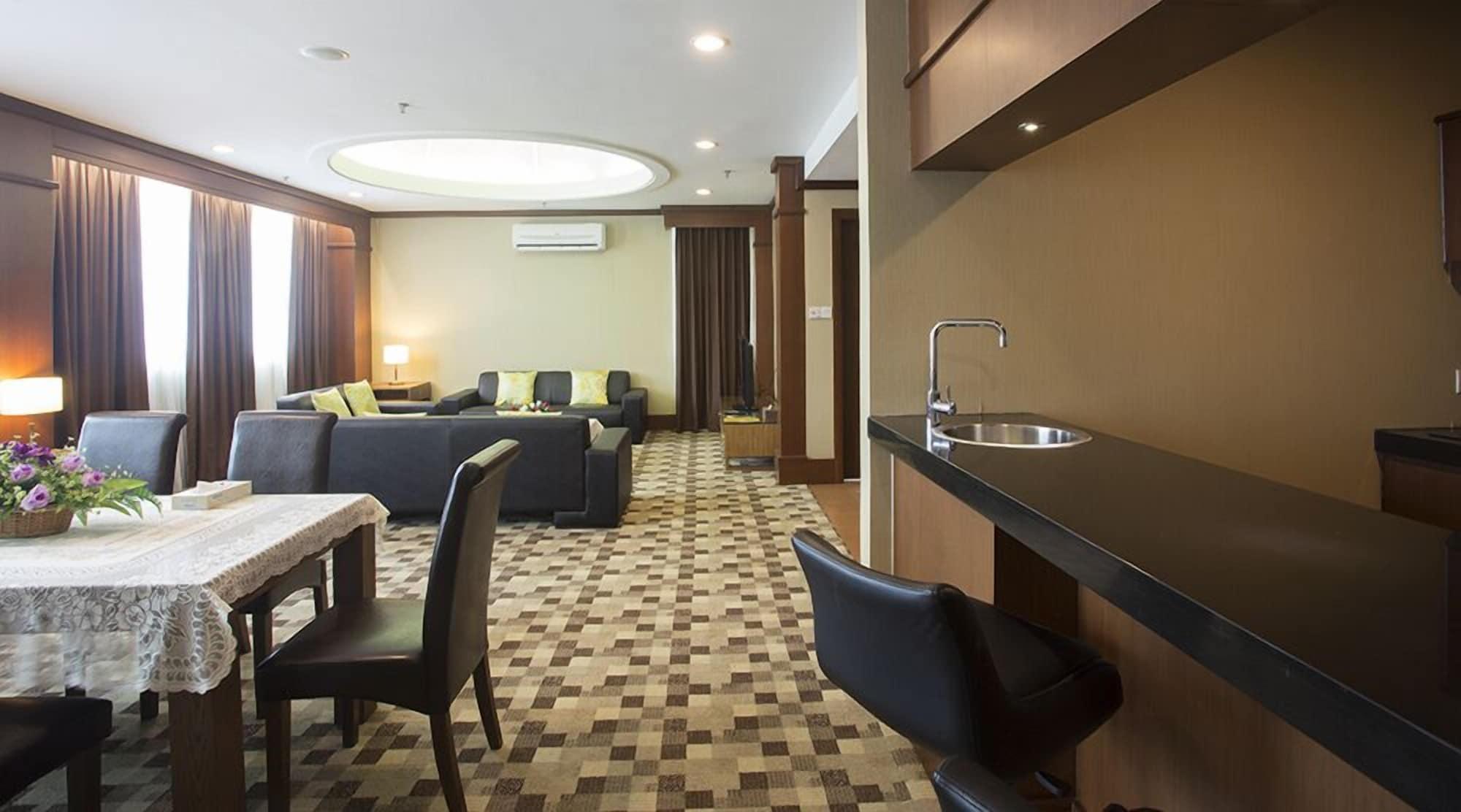 Hotel Seri Malaysia Lawas Exterior photo