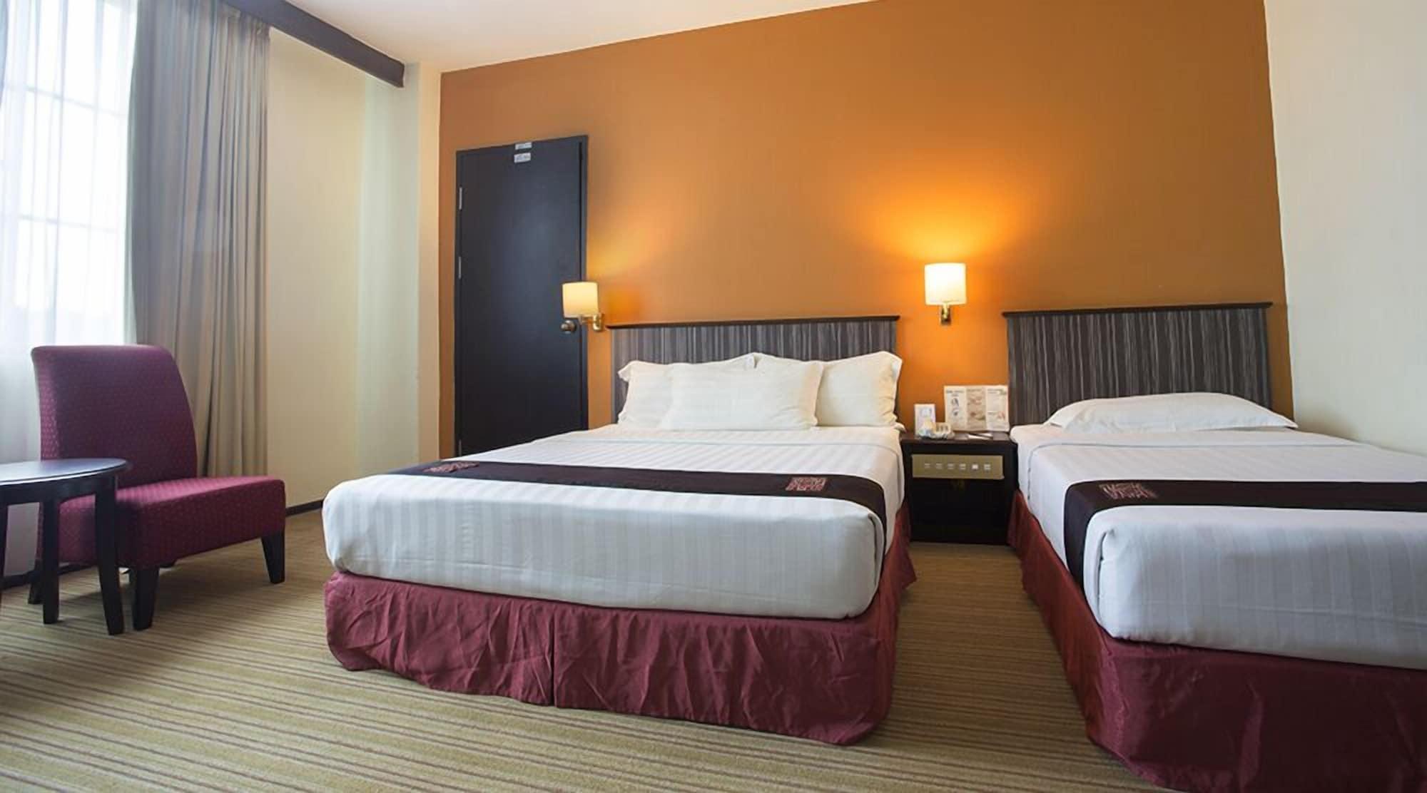 Hotel Seri Malaysia Lawas Exterior photo