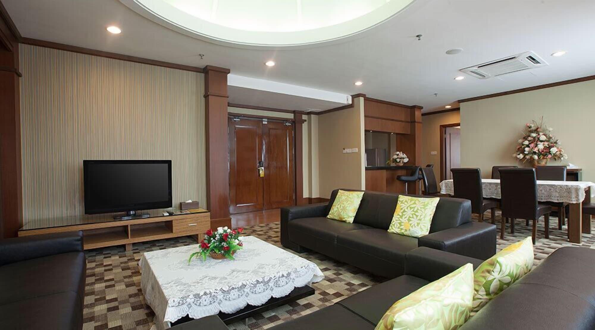 Hotel Seri Malaysia Lawas Exterior photo