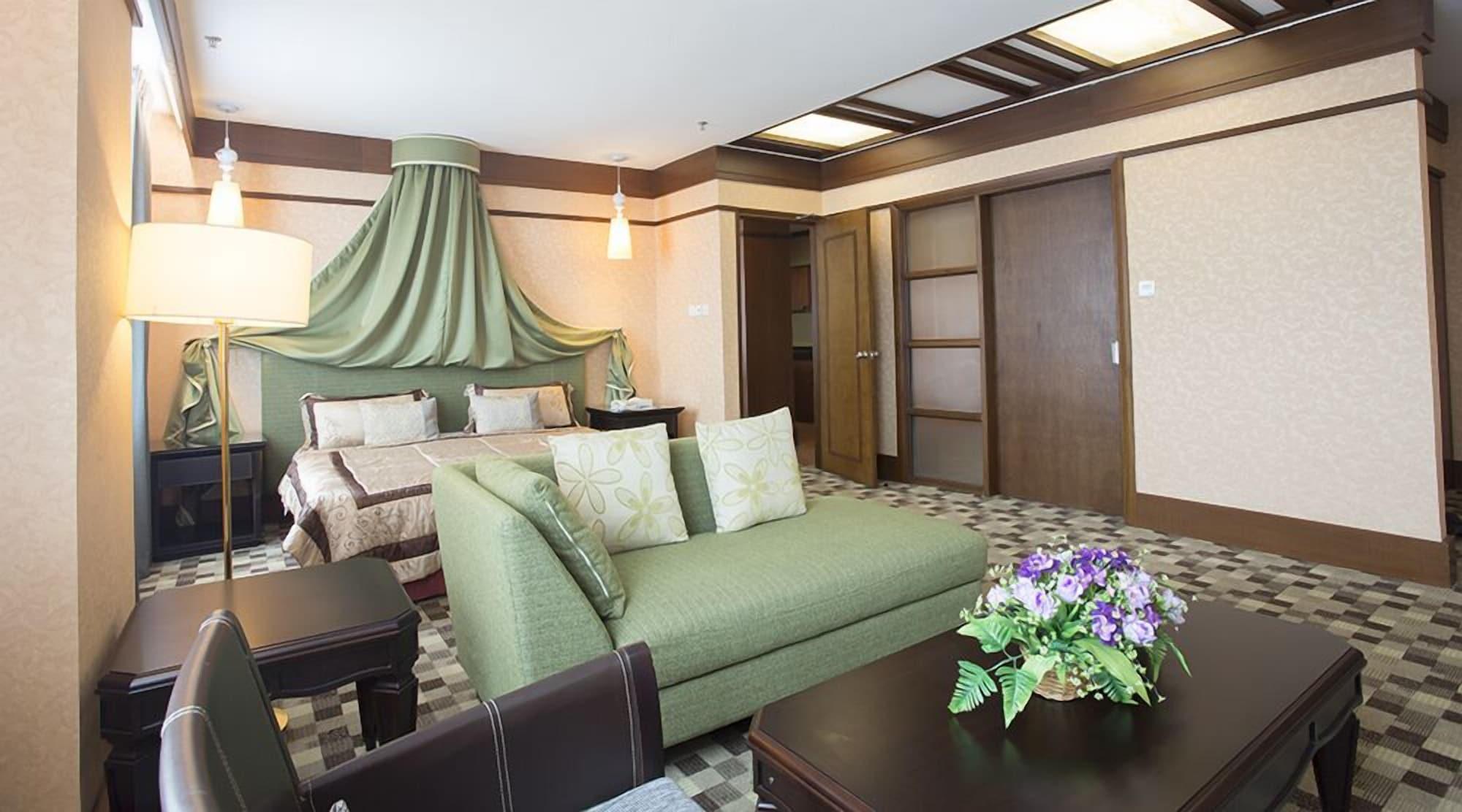 Hotel Seri Malaysia Lawas Exterior photo