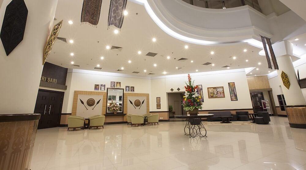 Hotel Seri Malaysia Lawas Exterior photo