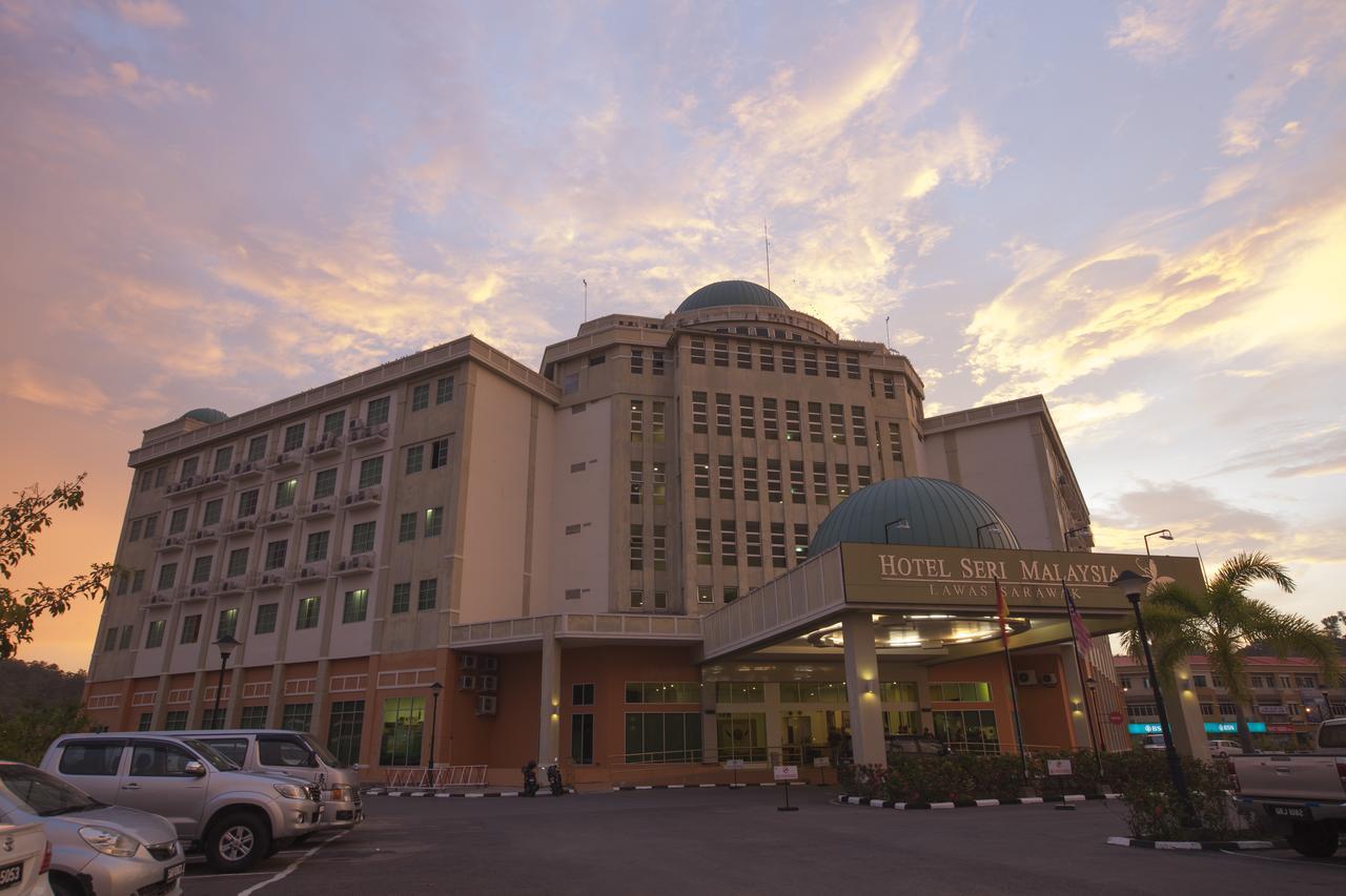 Hotel Seri Malaysia Lawas Exterior photo