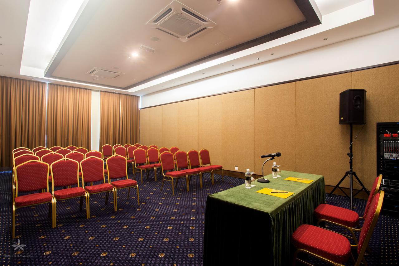 Hotel Seri Malaysia Lawas Exterior photo