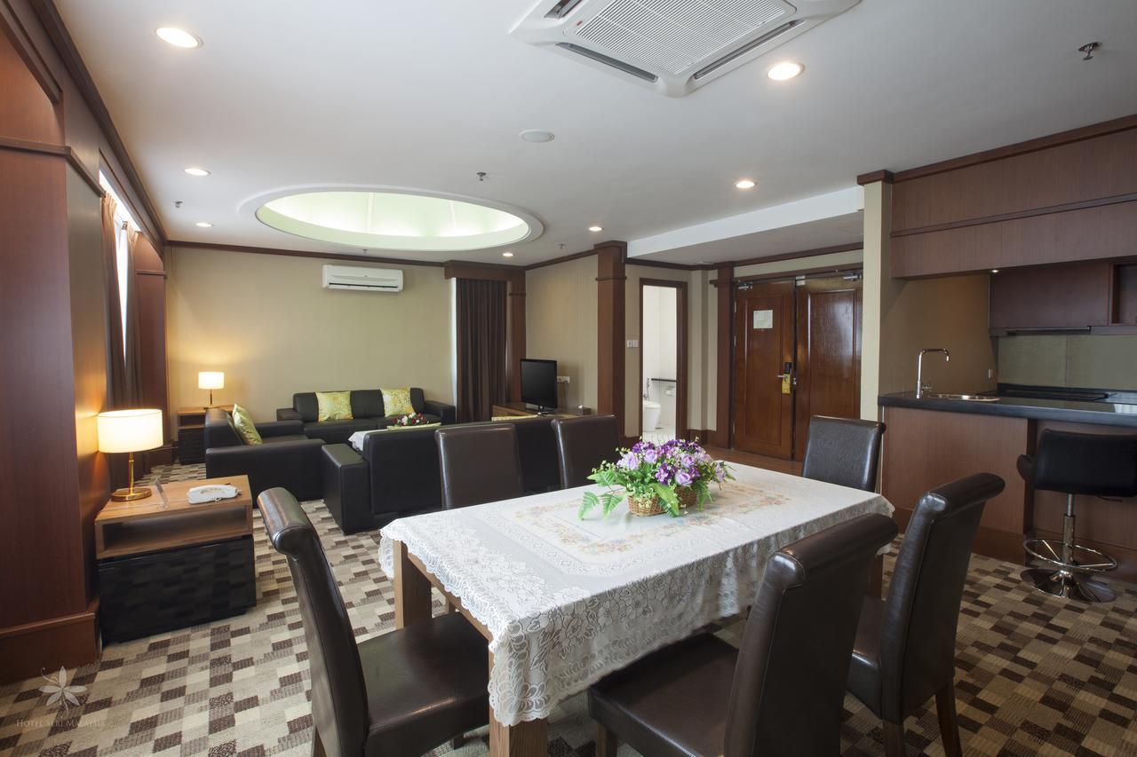 Hotel Seri Malaysia Lawas Exterior photo
