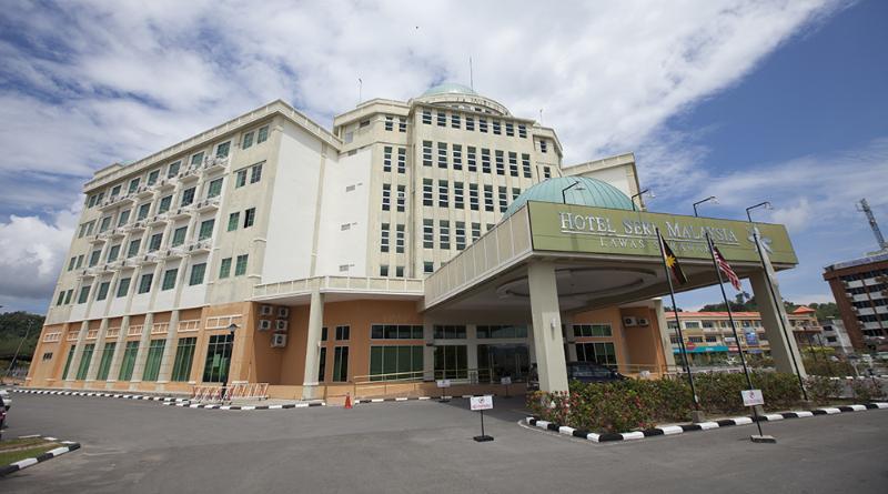 Hotel Seri Malaysia Lawas Exterior photo